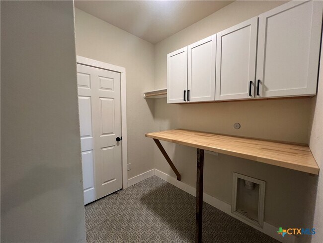 Building Photo - 146 Texas Thistle