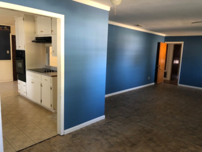 Building Photo - 1522 Monaco Dr