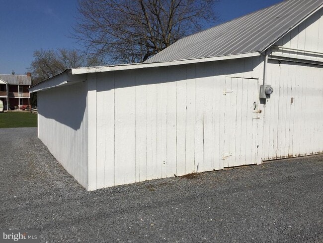 Building Photo - 205 N Linden Ave