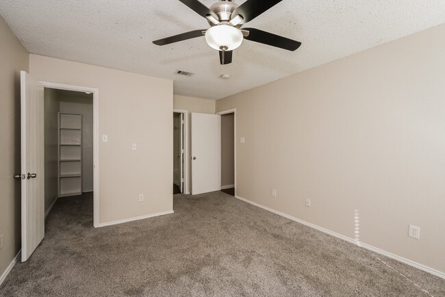 Building Photo - 317 Helmsford Trail