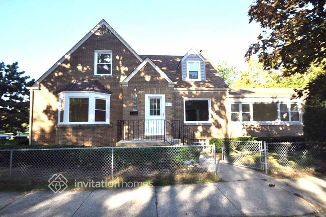 Building Photo - 9852 Schiller Blvd