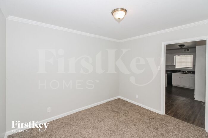 Building Photo - 5191 Kingswood Cove