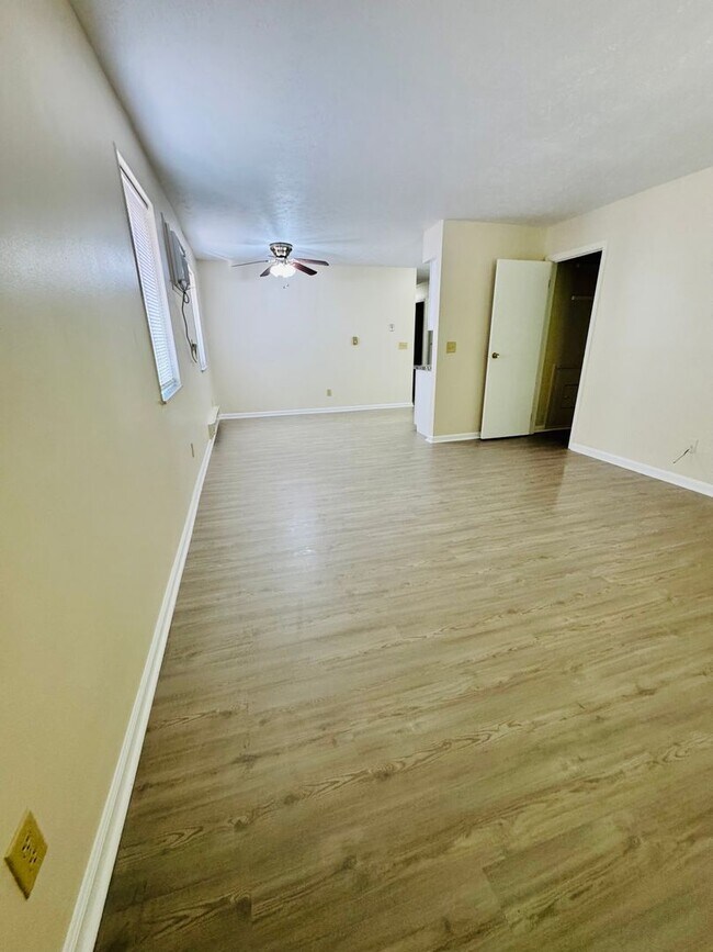 Building Photo - 1408 Jackson Ln