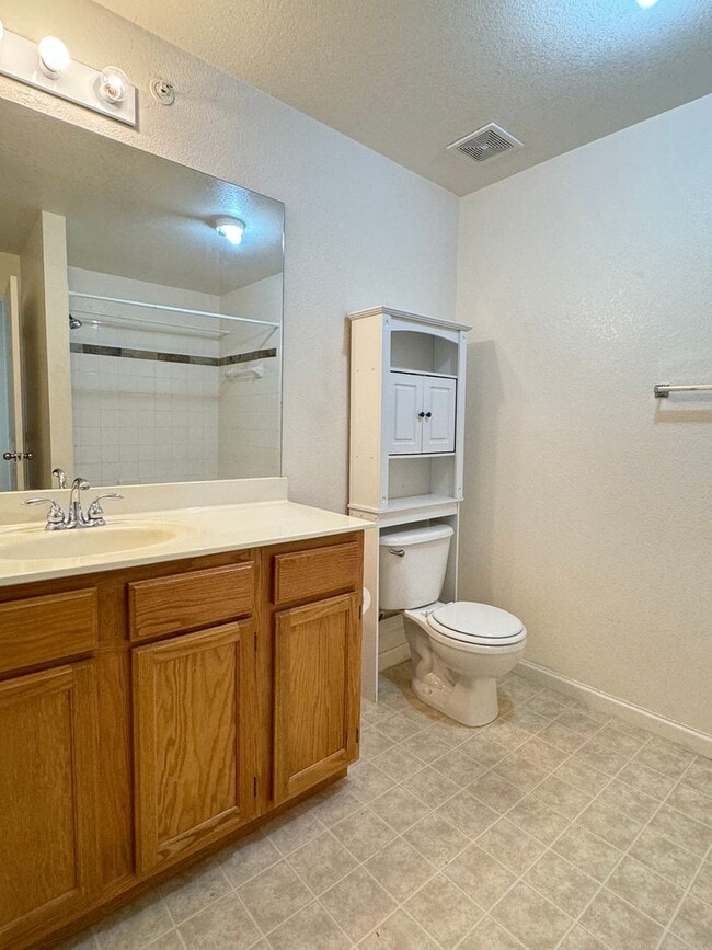 Building Photo - Nice Condo in South Ft. Collins