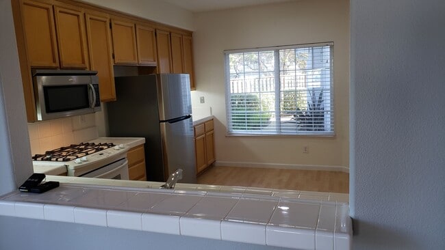 Building Photo - Love the Ocean? 2/2 Condo. STUNNING OCEAN VIEW! Private Patio + 2 Private Garages