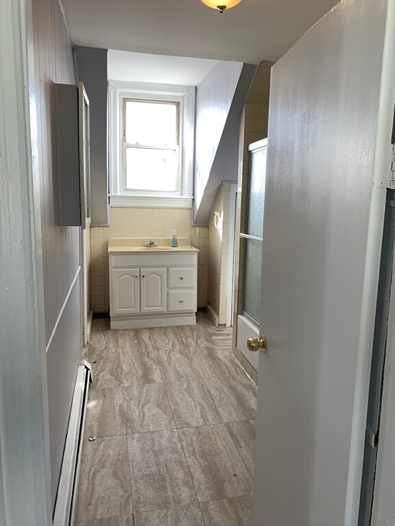 Building Photo - 110 Capital St