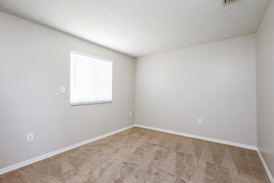 Building Photo - 17938 SW 154 Ct