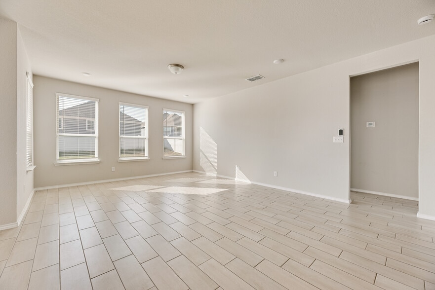 Building Photo - 5913 Hopkins Dr