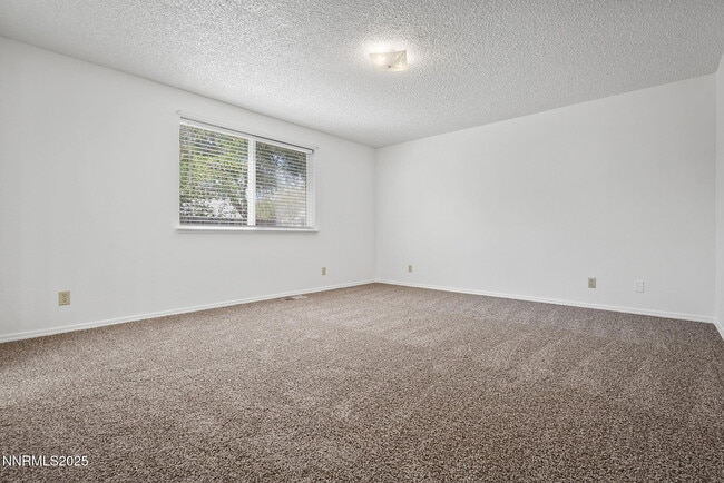 Building Photo - 600 Silver Lace Blvd