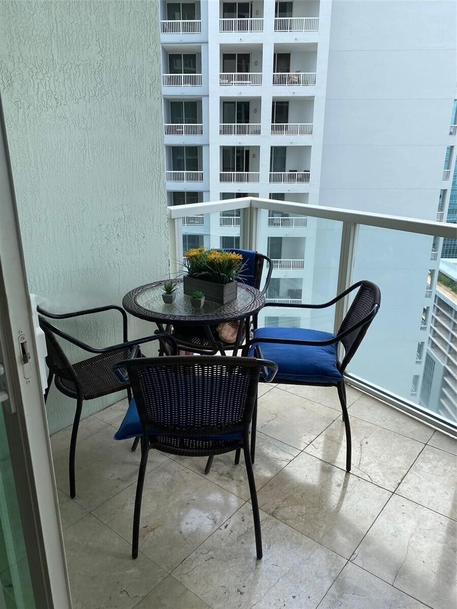 Building Photo - 218 SE 14th St