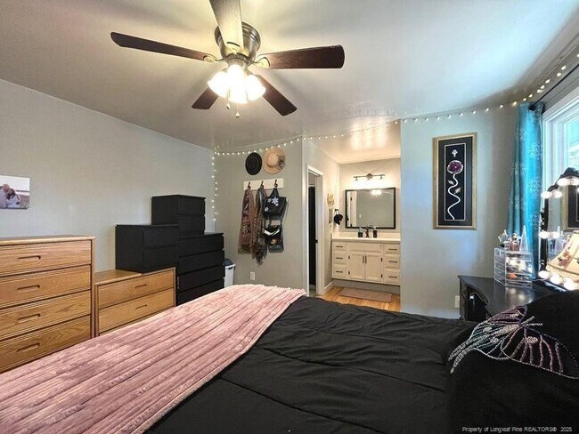 Building Photo - 627 Dowfield Dr