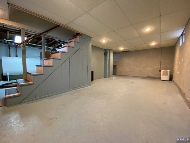 Building Photo - 11 Hobart Pl