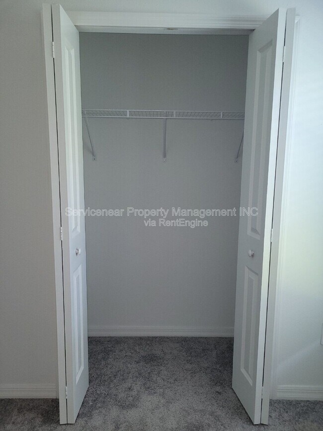 Building Photo - 2240 Gatsby Ln