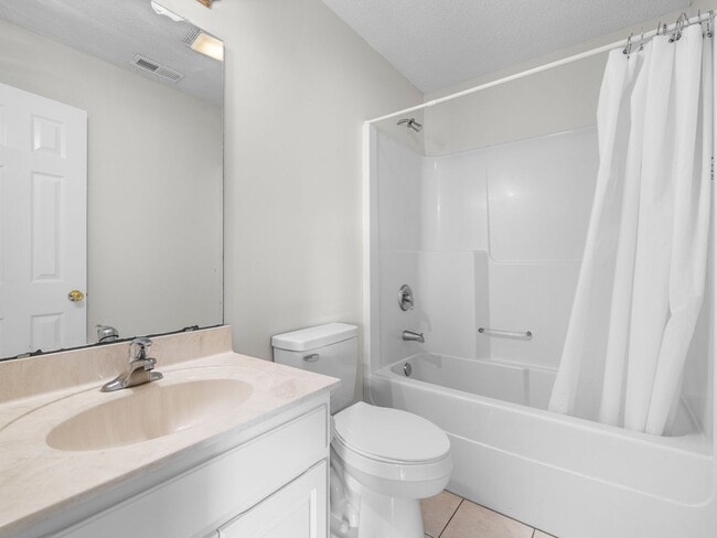 Building Photo - 217 Derby Downs Dr