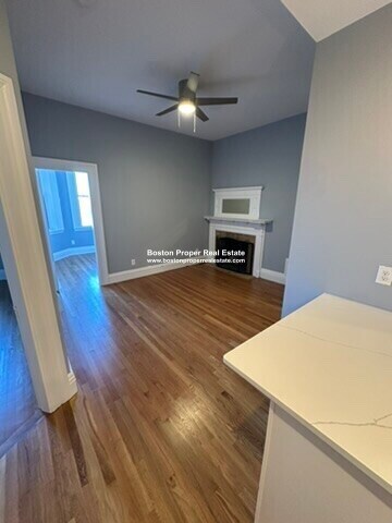 Building Photo - 464 Beacon St