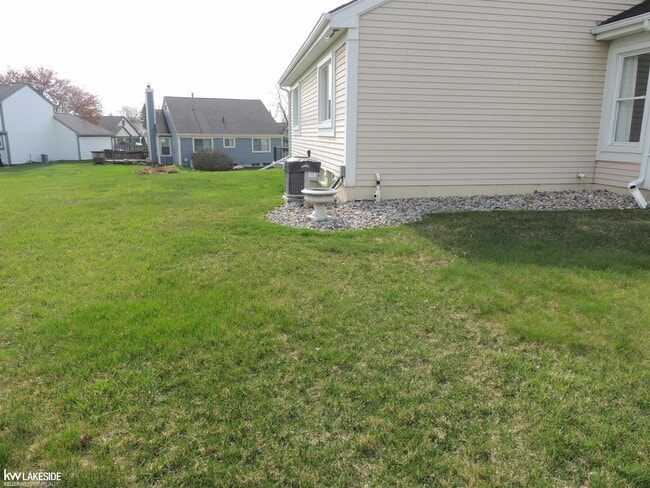 Building Photo - 1600 Stonecrest Dr