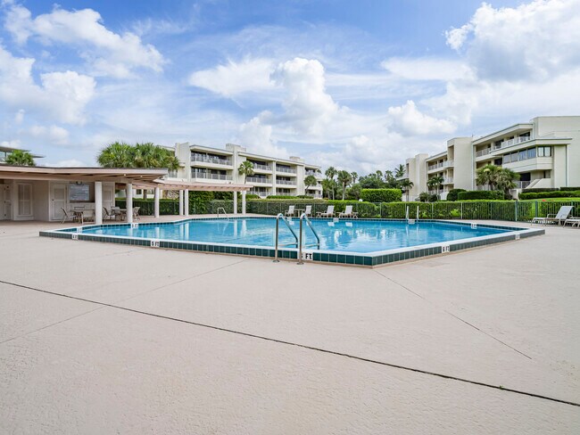 Building Photo - 5536 Jimmy Buffett Mem Hwy