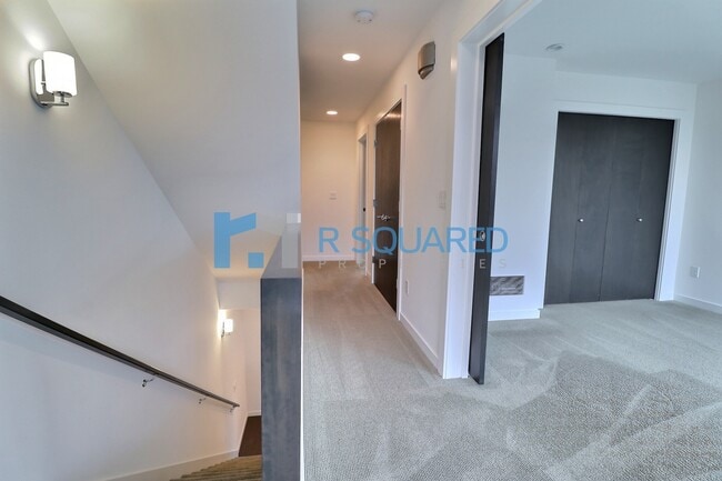Building Photo - 4447 41st Ave SW