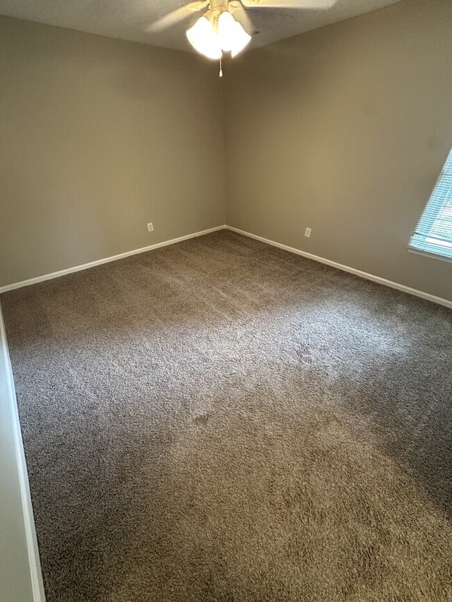 Building Photo - 5621 Hamstead Crossing
