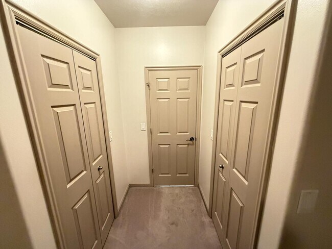 Building Photo - 1255 Wolf Hollow Ln