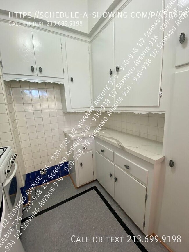 Building Photo - 930-938 1/2 Serrano Avenue 936-