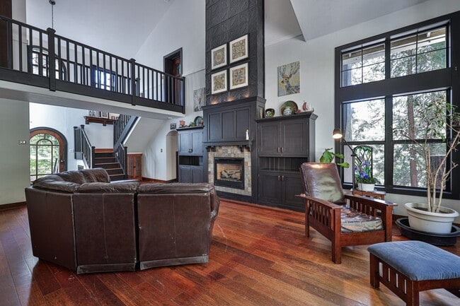 Building Photo - 26316 CA-189