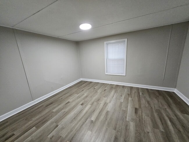 Building Photo - 118 Oakridge Dr