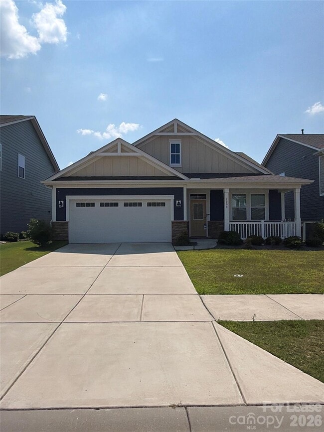 Building Photo - 1008 Fairbrae Ln