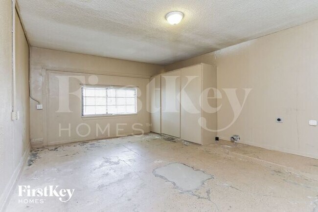 Building Photo - 1506 Winderemere Dr