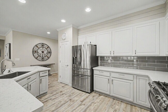 Building Photo - Stunning upgraded Solera At Anthem Home with Spa in back yard!