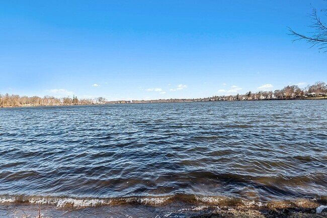 Building Photo - 272 Albion St