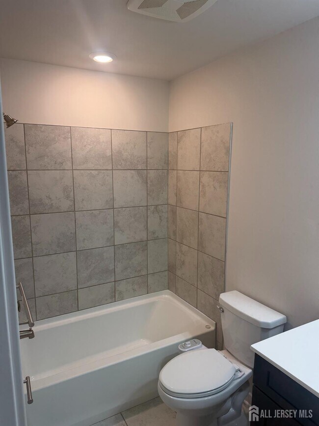 Building Photo - 504 Keenland Ct
