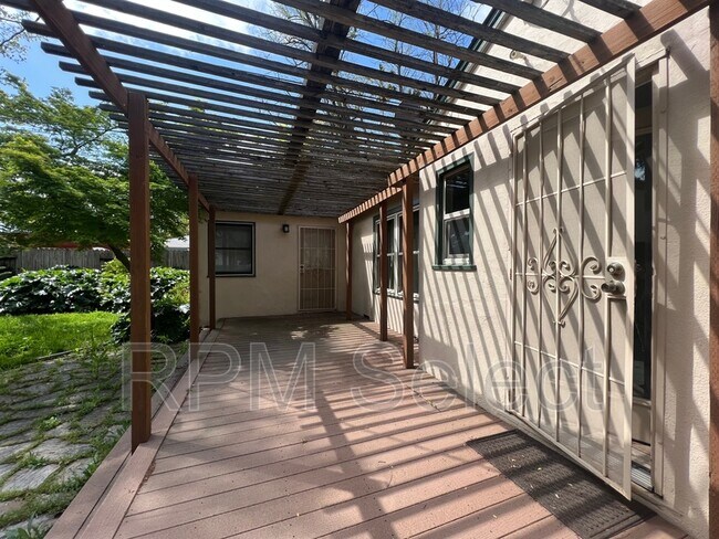 Building Photo - 2761 San Luis Ct