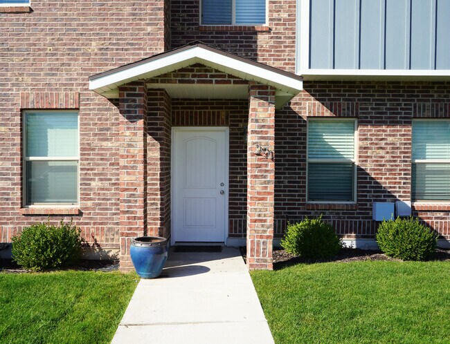 Building Photo - 299 N 200 W