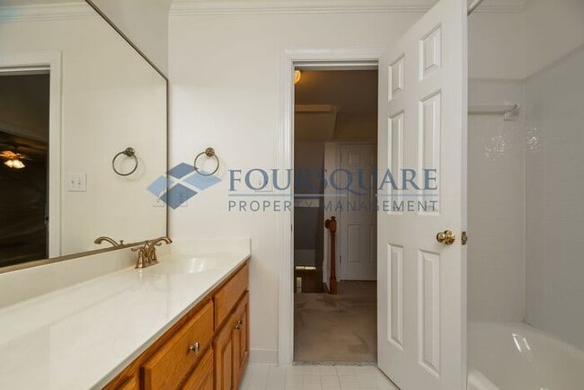 Building Photo - Spacious 4-Bed Custom Home with Bonus Room...