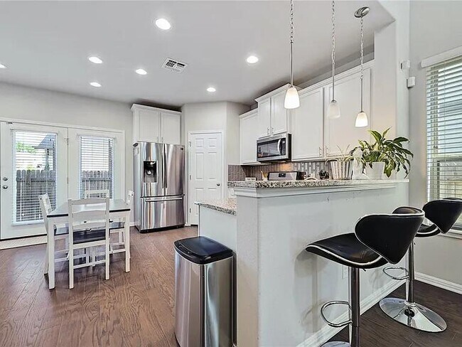 Building Photo - 906 Boatswain Wy