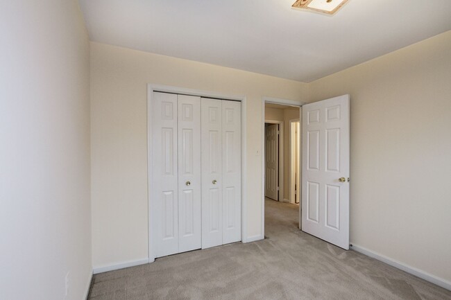 Spacious 3rd Bedroom with Closet! - 7222 Swansong Way