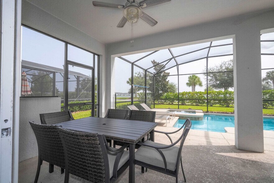 Building Photo - 4827 Kings Castle Cir