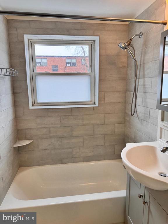 Building Photo - 4803 Wellington Dr