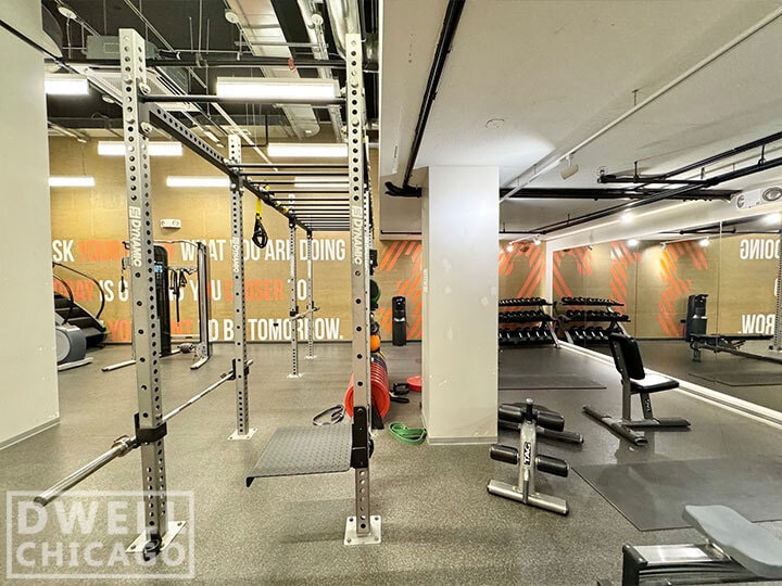 Building Photo - 2600 N Clark St