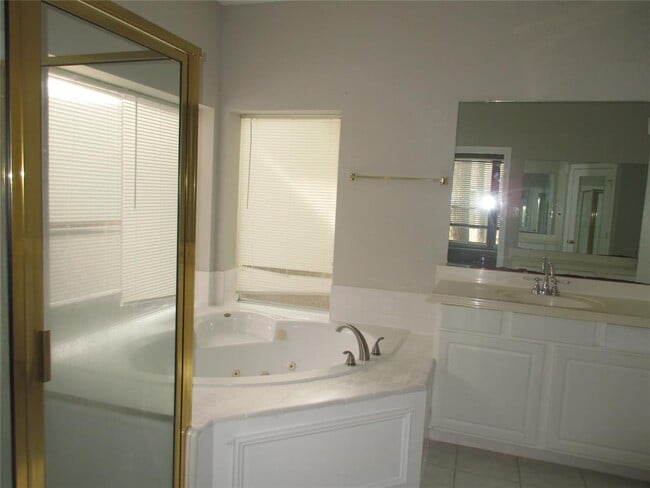 Building Photo - 11723 Brydan Dr