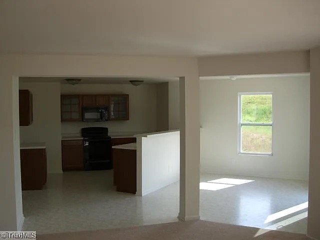 Building Photo - 359 Kendall Dr