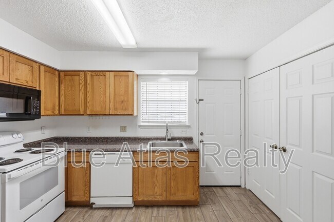 Building Photo - 2713 Wimbledon Ct