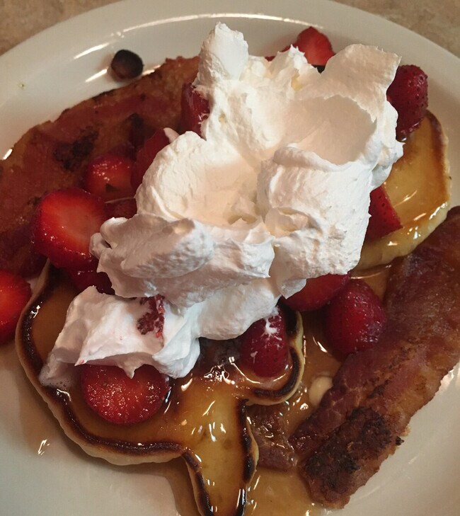 Building Photo - 175 Schools Dr