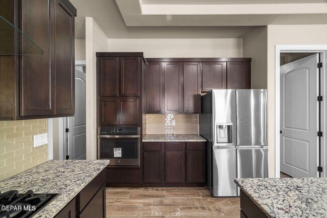 Building Photo - 6148 Oleaster Dr