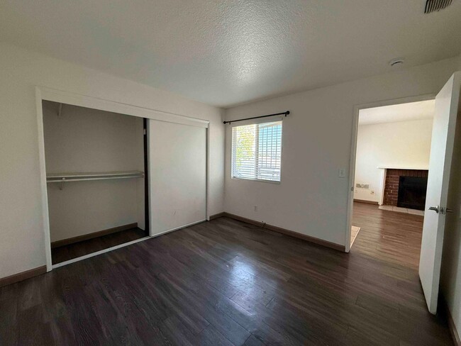 Building Photo - 2 Bed 2 Full Bath Condo