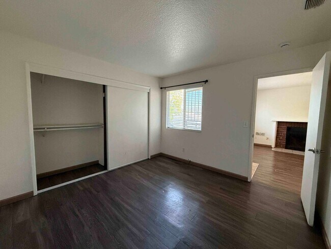 Building Photo - 5609 Odea Dr