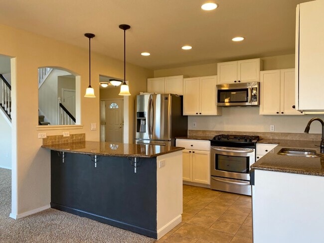 Building Photo - Rare Columbia Riverfront Townhome