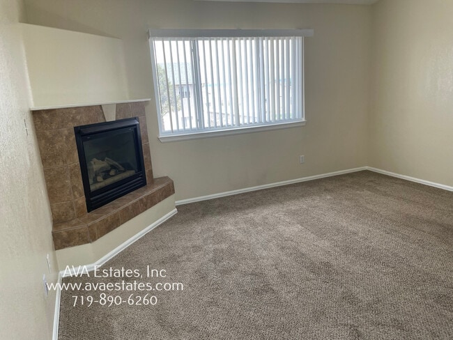 Building Photo - 717 E Laporte Dr