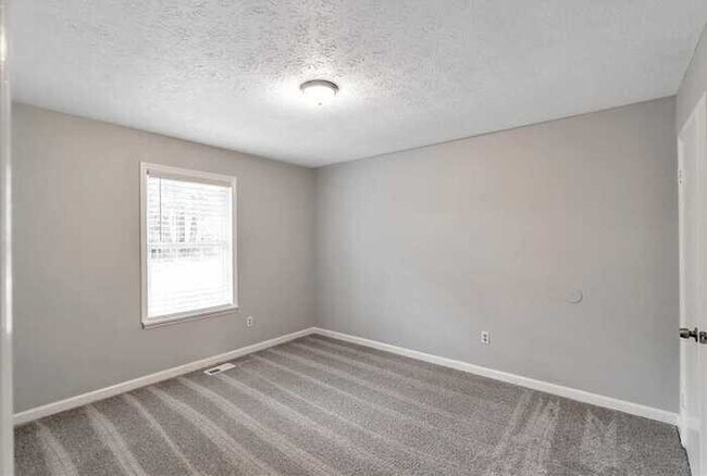 Building Photo - Fantastic 4bd/2ba home! Let yourself in!